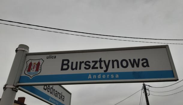 tabliczka z nazwą ul. Bursztynowej