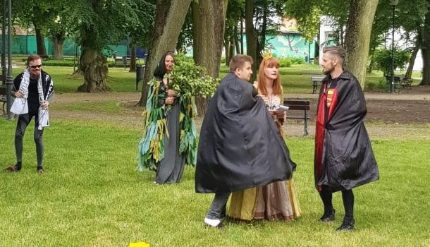 piknik Koce, książki i planszówki w mławskim parku