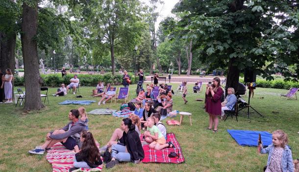 piknik Koce, książki i planszówki w mławskim parku