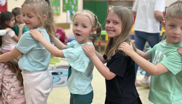 Zajęcia przyrodnicze w grupie Motylki w SP 2