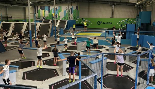 Obóz sportowy zawodników Klubu Sportowego Marlin Mława