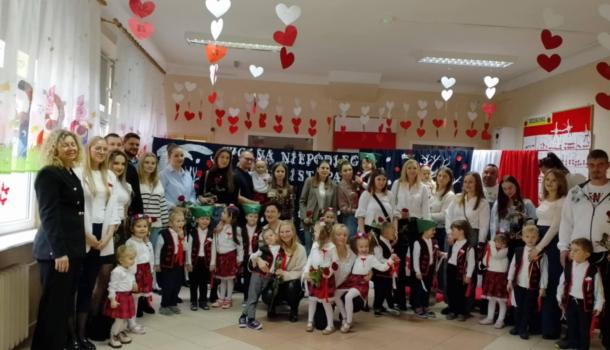 Warsztaty patriotyczne w Stokrotkach i Biedronkach w MPS nr 3
