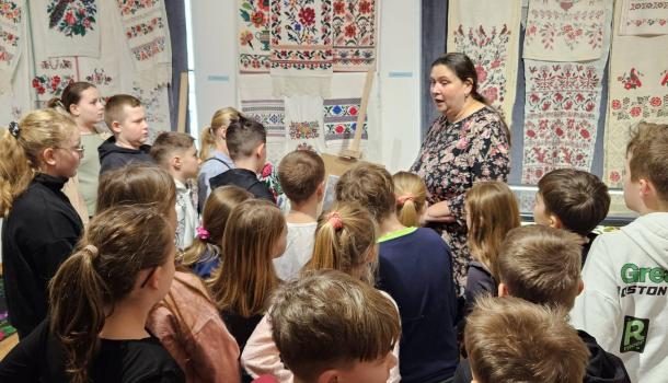 Uczniowie SP 4 w Muzeum Ziemi Zawkrzeńskiej