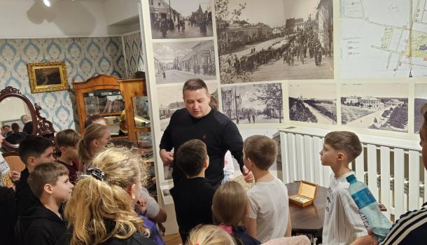 Uczniowie SP 4 w Muzeum Ziemi Zawkrzeńskiej