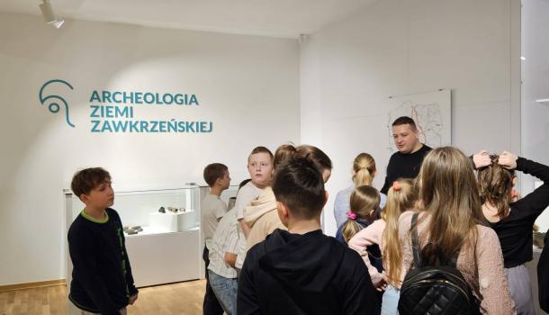 Uczniowie SP 4 w Muzeum Ziemi Zawkrzeńskiej