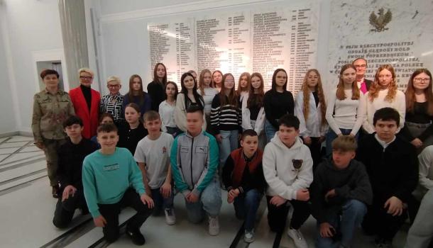 Wycieczka uczniów 7a i 8a Szkoły Podstawowej nr 3 w Mławie do Warszawy