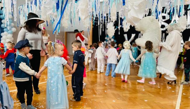 Bal karnawałowy w zimowej krainie w przedszkolu SP nr 2