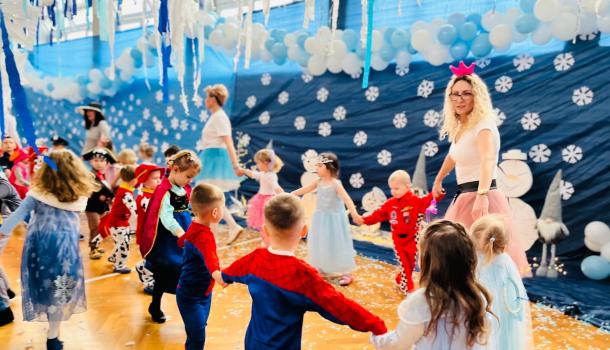 Bal karnawałowy w zimowej krainie w przedszkolu SP nr 2