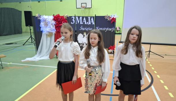 Uroczysta akademia z okazji uchwalenia Konstytucji 3 Maja w SP nr 3