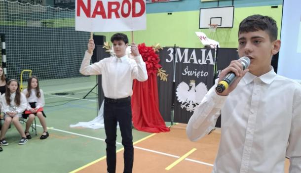 Uroczysta akademia z okazji uchwalenia Konstytucji 3 Maja w SP nr 3