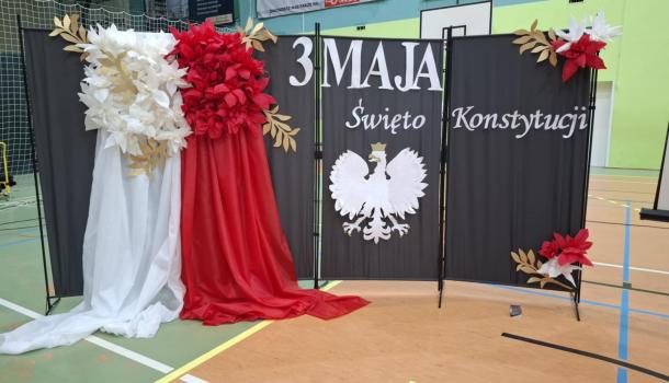 Uroczysta akademia z okazji uchwalenia Konstytucji 3 Maja w SP nr 3