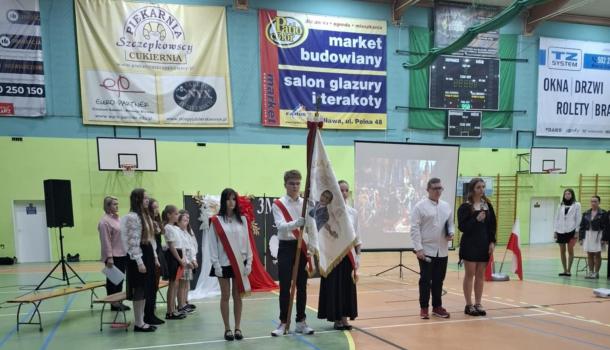 Uroczysta akademia z okazji uchwalenia Konstytucji 3 Maja w SP nr 3