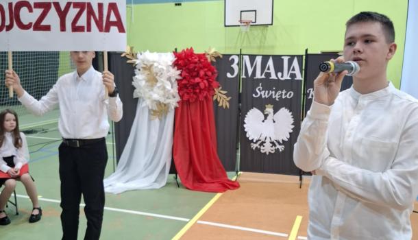 Uroczysta akademia z okazji uchwalenia Konstytucji 3 Maja w SP nr 3