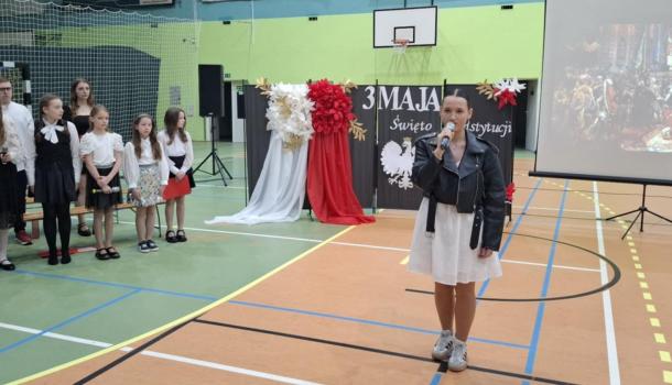 Uroczysta akademia z okazji uchwalenia Konstytucji 3 Maja w SP nr 3