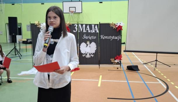 Uroczysta akademia z okazji uchwalenia Konstytucji 3 Maja w SP nr 3