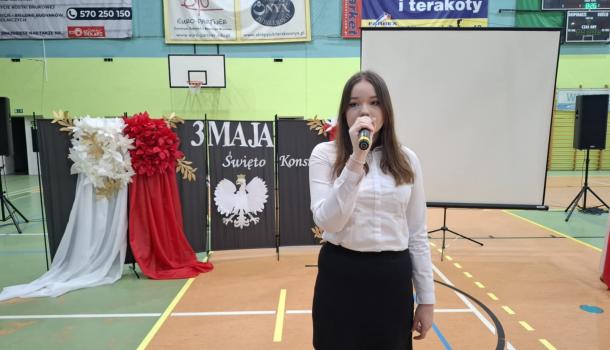 Uroczysta akademia z okazji uchwalenia Konstytucji 3 Maja w SP nr 3