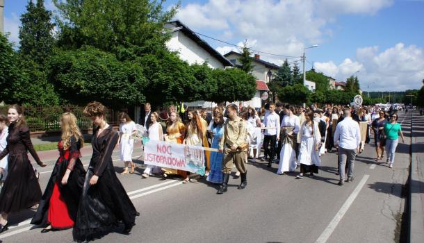 36 - Korowód Ku Niepodległej