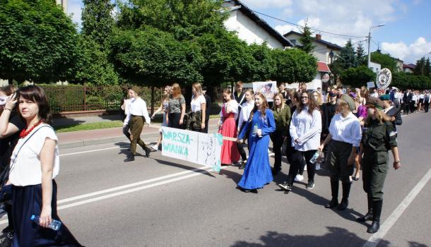 37 - Korowód Ku Niepodległej