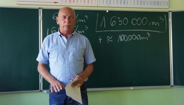 Główny Specjalista ds. Technicznych Krzysztof Dubojski mówi o budowie kanalizacji sanitarnej