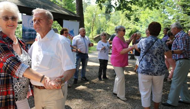 Członkowie Klubu Milonga i Zespołu Cantare świętowali w szkółce leśnej Krajewo  (65) (Copy)