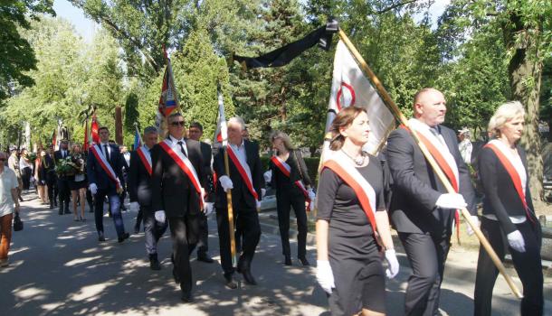 Uroczystości pogrzebowe na Powązkach 