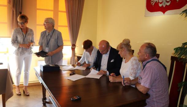 Na dotacje celowe związane z wymianą pieców w 2018 r. szmorząd Mławy przeznaczył 200 000 zł (6)