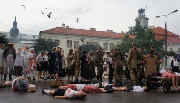 Nalot bombowy na Mławę - 24.08.2018 - fot. Magdalena Grzywacz (30) (Copy)
