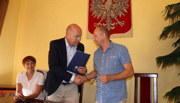 Podpisanie umów na wymianę pieców (50)